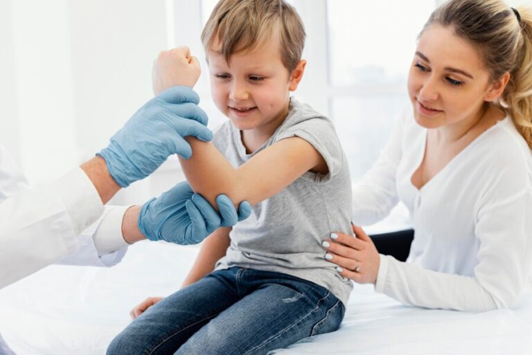 Expert Child Orthopedic in Noida Dr. Pritish Singh