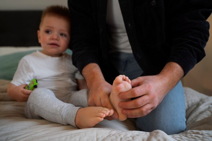 what causes clubfoot in newborns