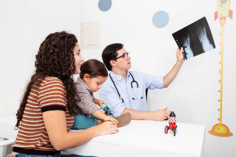 Best Pediatric Orthopedic Surgeon in Ghaziabad